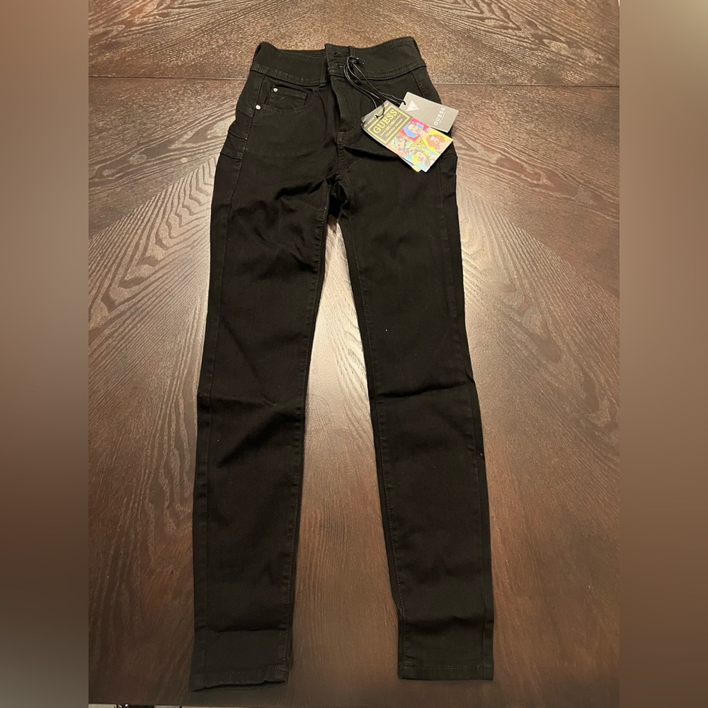 Guess NWT Shape Up Black Rinse Wash Jeans 24